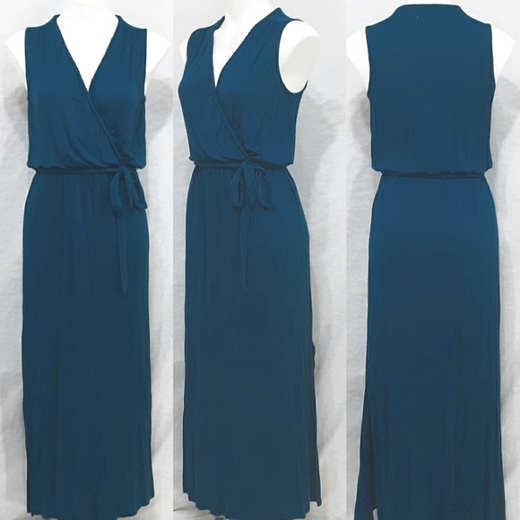 Kut from the Kloth Dresses & Skirts - KUT From The Kloth Sleeveless V-neck Maxi Dress XS